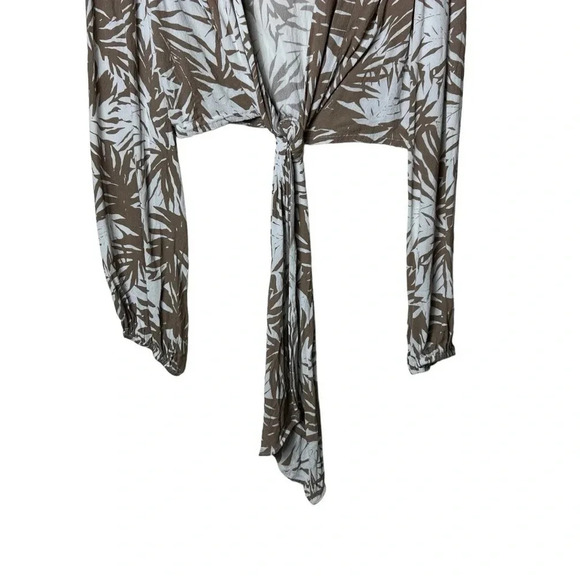 1742. EMORY PARK LONG SLEEVE CROPPED KIMONO WITH TIE IN THE FRONT SIZE SMALL - Picture 4 of 9